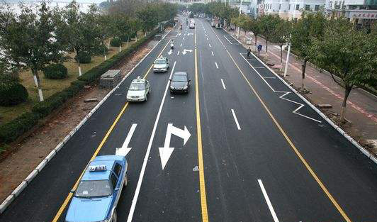 道路標（biāo）線